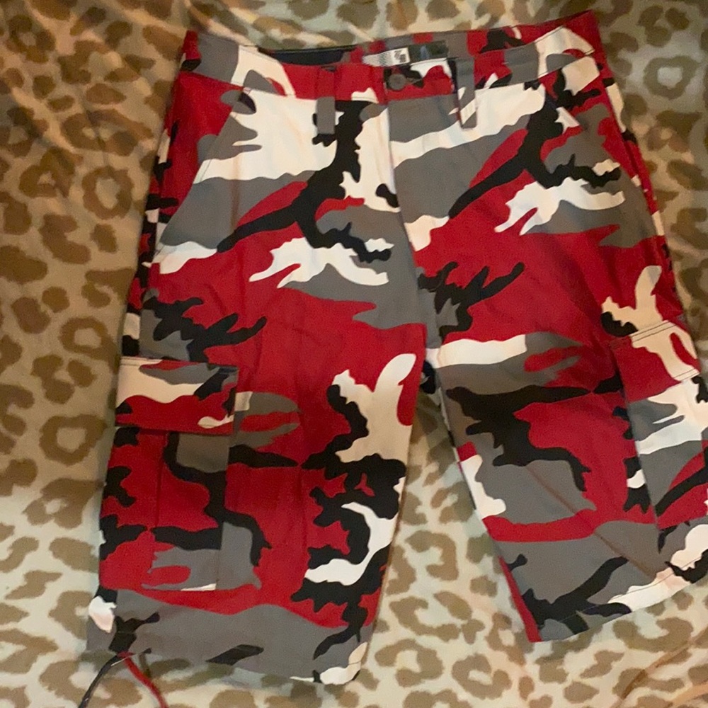 Camouflage cargo shorts